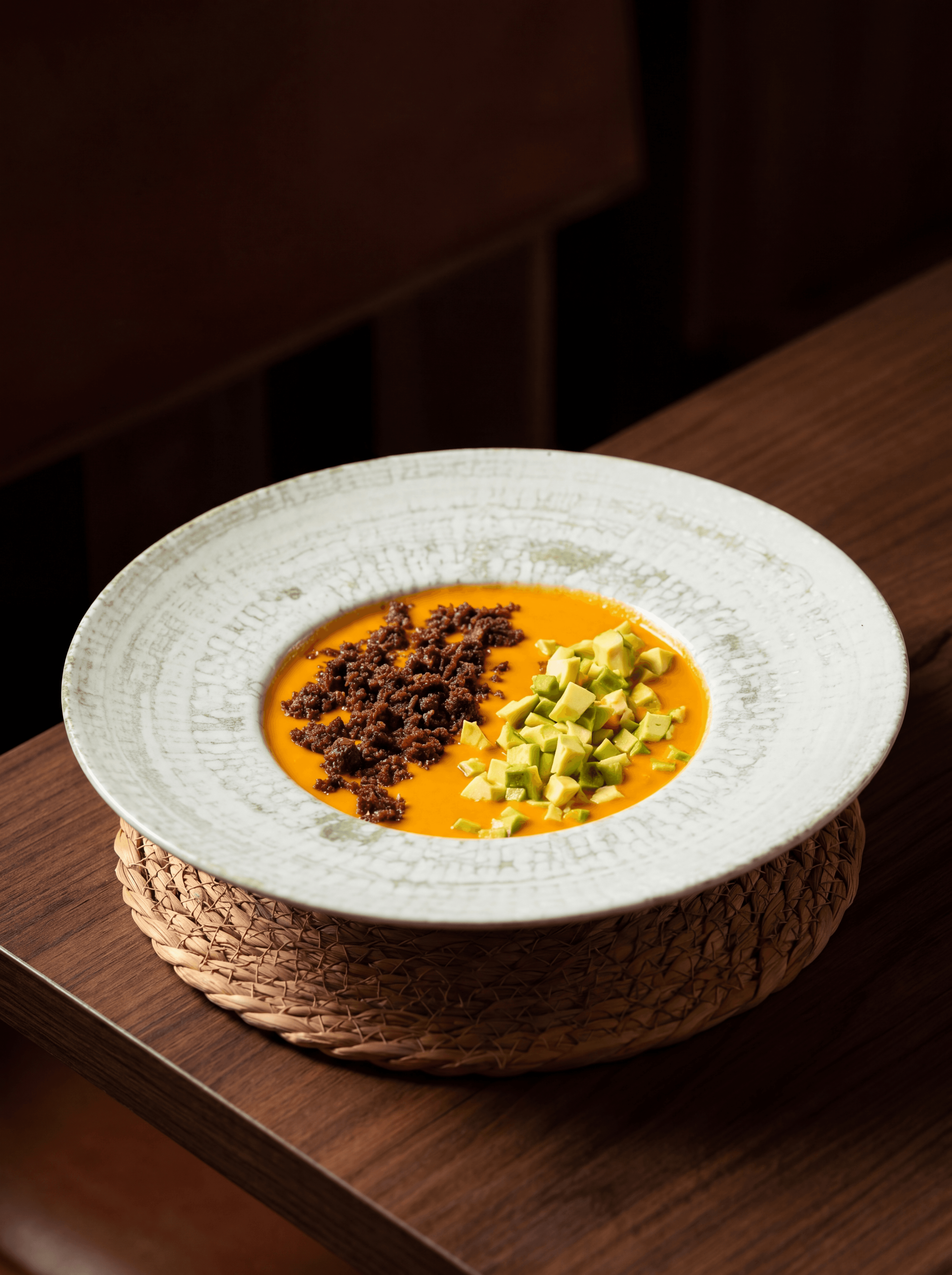 Crema de tomate con aguacate